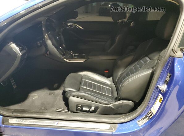 WBA13AR02MCF64094 2021 BMW M4 Blue Вид салону спереду