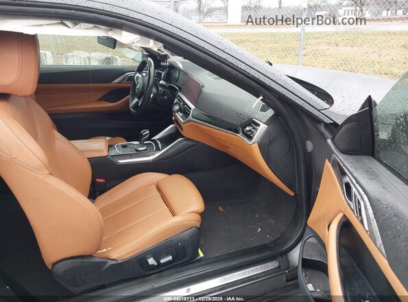 WBA13AR03NCK53353 2022 BMW M4 Black Вид салону спереду