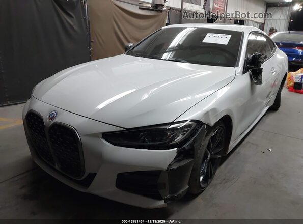 WBA13AR06PCL67995 2023 BMW M4 White წინა მარცხენა ხედი სამი მეოთხედიდან