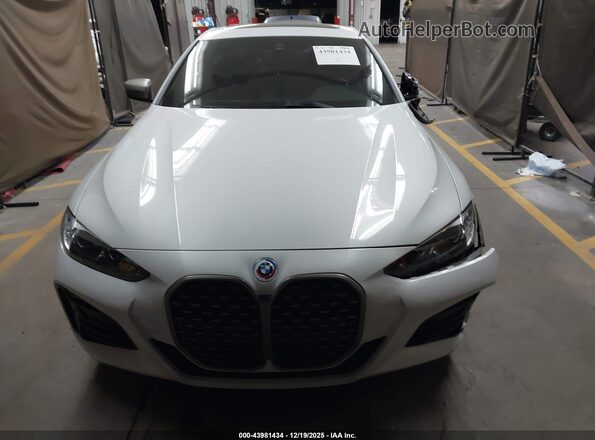 WBA13AR06PCL67995 2023 BMW M4 White ხელსაწყოთა პანელის ხედი