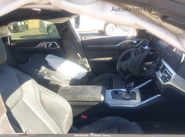 WBA13AW05NFM24588 2022 BMW OTHER Black Вид салону спереду