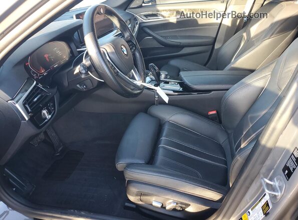 WBA13BJ04MWW94102 2021 BMW 5 SERIES Gray Widok wnętrza z przodu