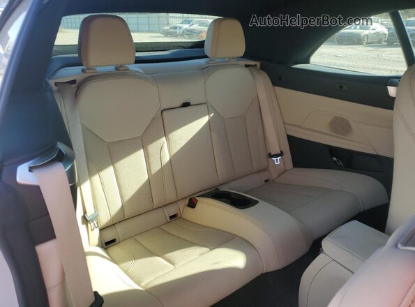 WBA23AT09NCJ87775 2022 BMW 4 SERIES White Vista de los asientos traseros