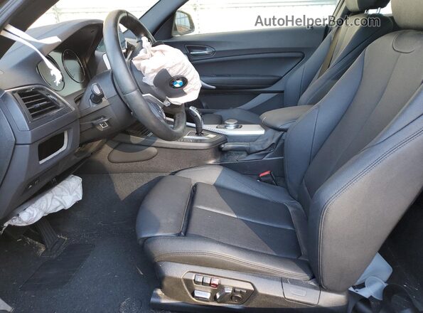 WBA2J3C05L7F62085 2020 BMW 2 SERIES White Вид салону спереду