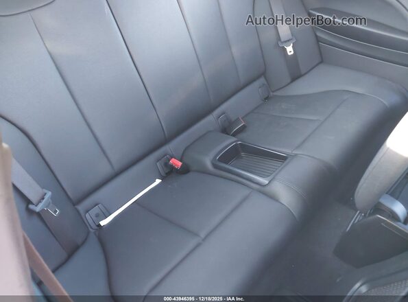 WBA2J7C55KVD61266 2019 BMW M2 White VIN კოდის სტიკერის ხედი