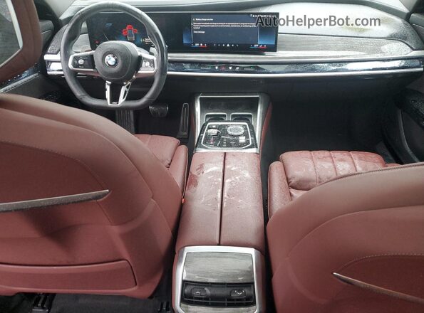 WBA33EJ04SCT34563 2025 BMW 7 SERIES Gray 