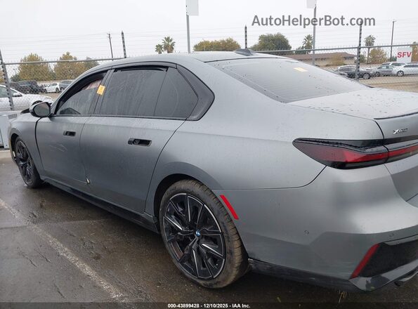 WBA33EJ0XRCP00908 2024 BMW 7 SERIES Gray Vista interior trasera