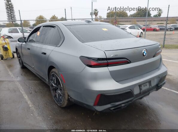 WBA33EJ0XRCP00908 2024 BMW 7 SERIES Gray Trasero izquierdo