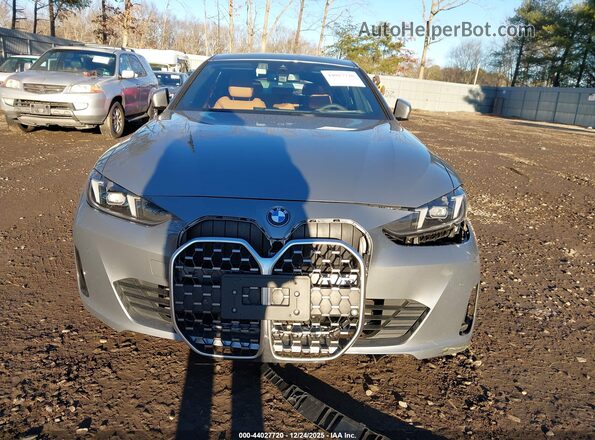 WBA33FB09SFV36947 2025 BMW 4 SERIES Gray ხელსაწყოთა პანელის ხედი