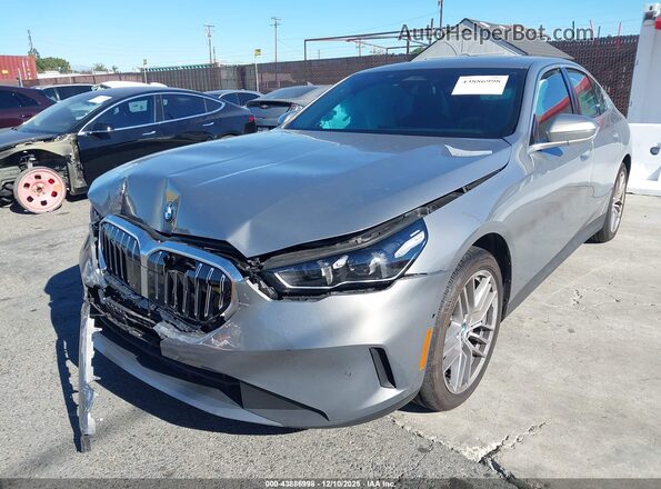 WBA43FJ03RCR94470 2024 BMW 5 SERIES Gray Передня ліва чверть