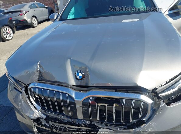 WBA43FJ03RCR94470 2024 BMW 5 SERIES Gray Вид ззаду