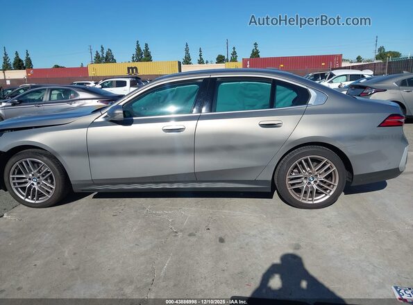 WBA43FJ03RCR94470 2024 BMW 5 SERIES Gray Панорамний вид салону 360°