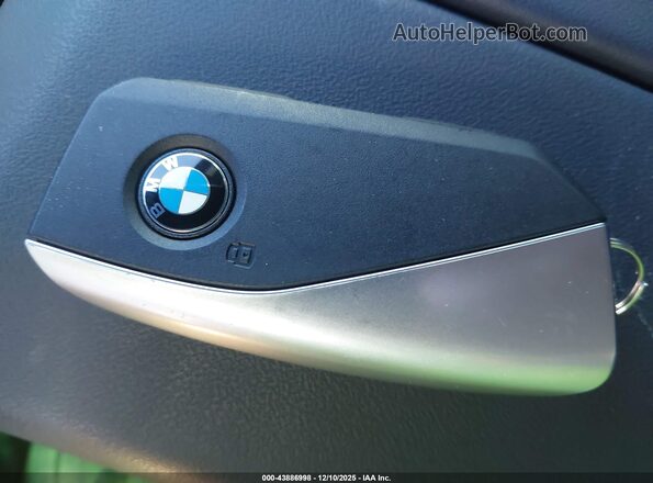 WBA43FJ03RCR94470 2024 BMW 5 SERIES Gray Вид панелі приладів