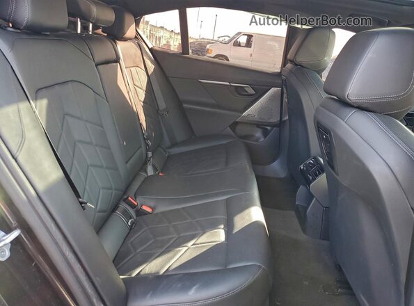 WBA43FJ04SCU03231 2025 BMW 5 SERIES Gray Vista de los asientos traseros