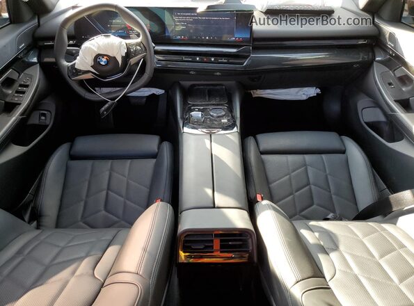 WBA43FJ04SCU03231 2025 BMW 5 SERIES Gray 