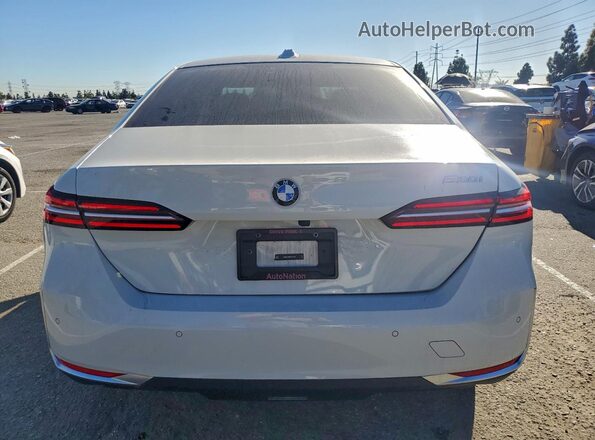 WBA43FJ06RCR16944 2024 BMW 5 SERIES White Vista trasera