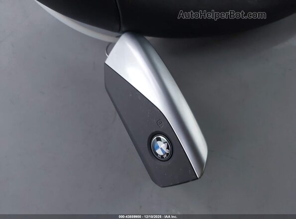 WBA43FJ09TCW43084 2026 BMW 5 SERIES Black Առջևի վահանակի տեսք