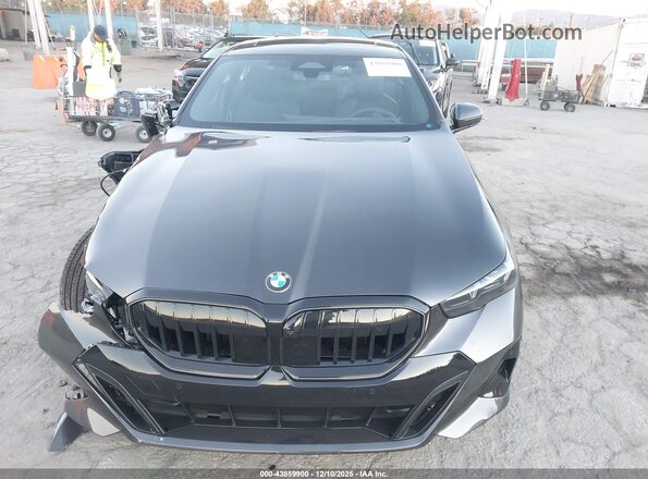 WBA43FJ09TCW43084 2026 BMW 5 SERIES Black Սարքավորումների վահանակի տեսք