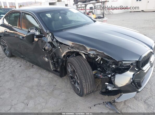 WBA43FJ09TCW43084 2026 BMW 5 SERIES Black Դիմացի տեսք