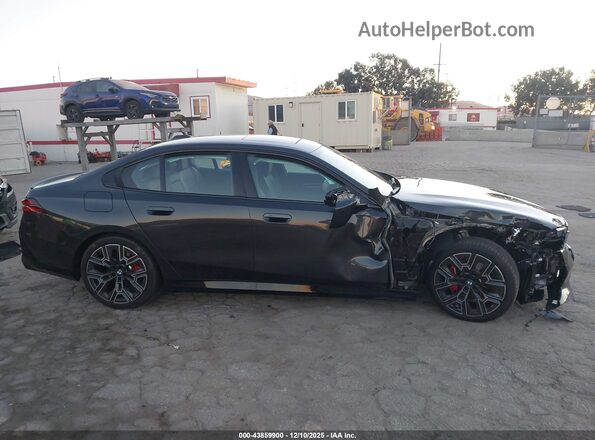 WBA43FJ09TCW43084 2026 BMW 5 SERIES Black Սալոնի հետևի տեսք