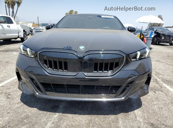 WBA43FJ0XSCU18669 2025 BMW 5 SERIES Black Դիմացի տեսք