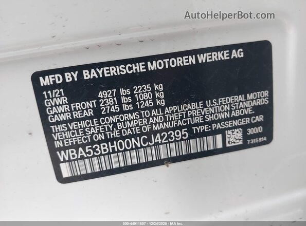 WBA53BH00NCJ42395 2022 BMW 5 SERIES White Vista del compartimento del motor