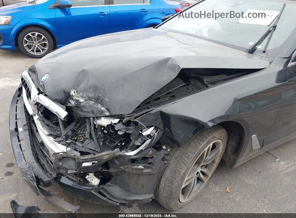 WBA53BH06MWX01543 2021 BMW 5 SERIES Black Widok z przodu