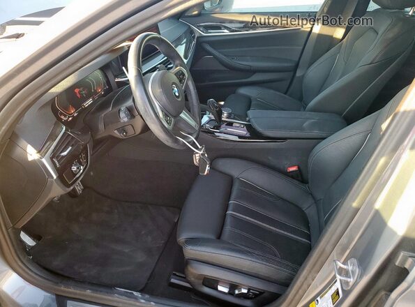 WBA53BJ04PCN07819 2023 BMW 5 SERIES Gray Front interior view