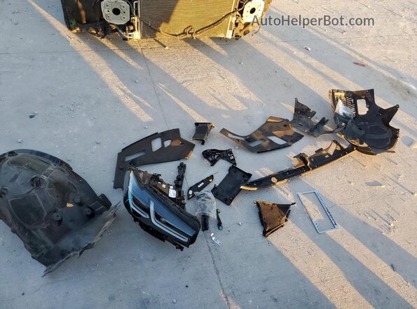 WBA53BJ04PCN07819 2023 BMW 5 SERIES Gray Engine compartment view