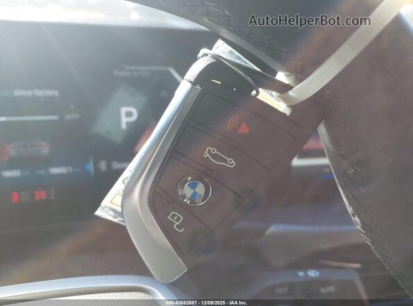 WBA53DB02SCT40525 2025 BMW 4 SERIES Gray Вид панелі приладів