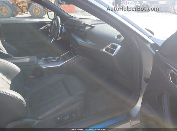 WBA53DB02SCT40525 2025 BMW 4 SERIES Gray Вид салону спереду