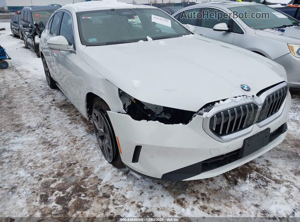 WBA53FJ00TCV72040 2026 BMW 5 SERIES White წინა ხედი