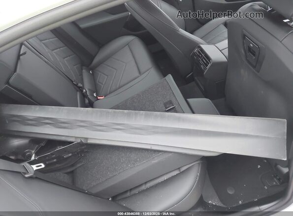 WBA53FJ00TCV72040 2026 BMW 5 SERIES White VIN კოდის სტიკერის ხედი