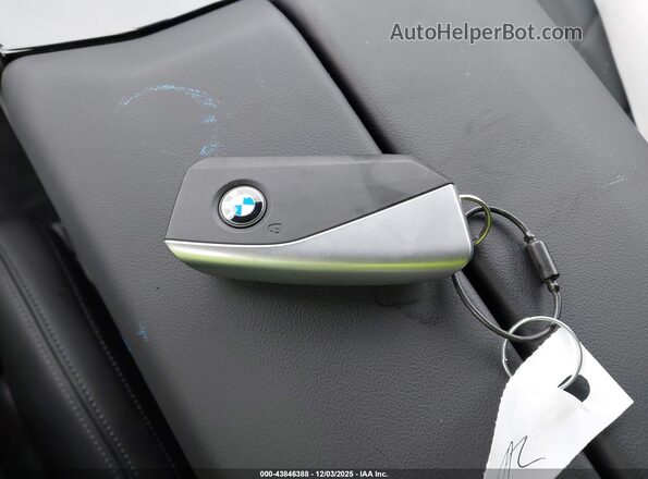 WBA53FJ00TCV72040 2026 BMW 5 SERIES White წინა პანელის ხედი