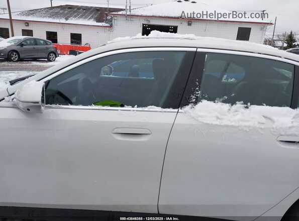 WBA53FJ00TCV72040 2026 BMW 5 SERIES White სალონის 360-გრადუსიანი ხედი