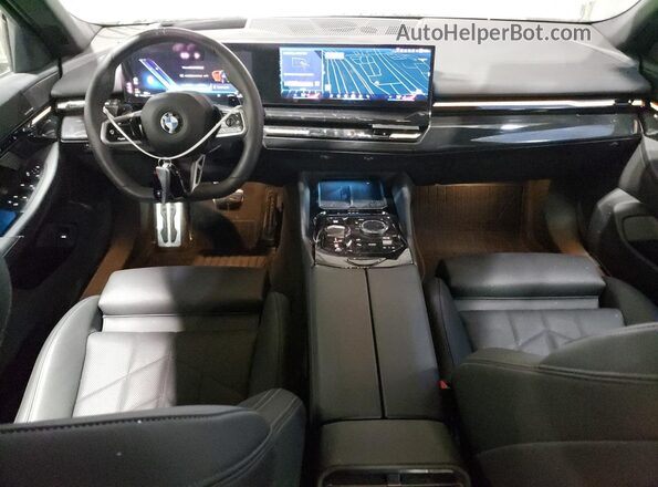 WBA53FJ03RCS19509 2024 BMW 5 SERIES Black Вид панелі приладів