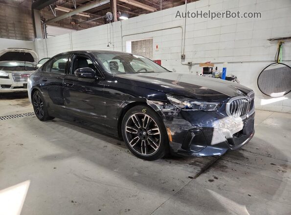 WBA53FJ03RCS19509 2024 BMW 5 SERIES Black Передня права чверть