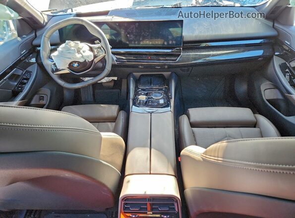 WBA53FJ06TCV39205 2026 BMW 5 SERIES Blue Widok deski rozdzielczej