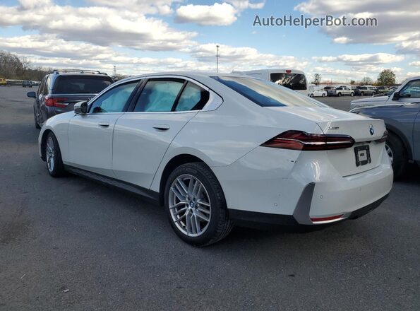 WBA53FJ09RCP70902 2024 BMW 5 SERIES Белый Задняя левая четверть