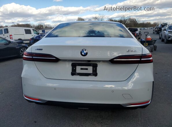 WBA53FJ09RCP70902 2024 BMW 5 SERIES Белый Вид сзади