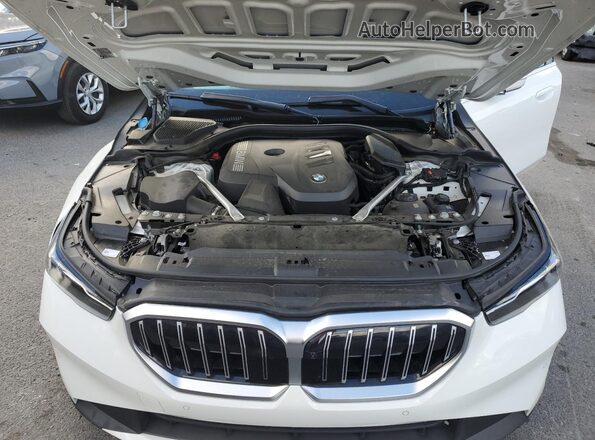 WBA53FJ09RCP70902 2024 BMW 5 SERIES Белый Вид задней части салона