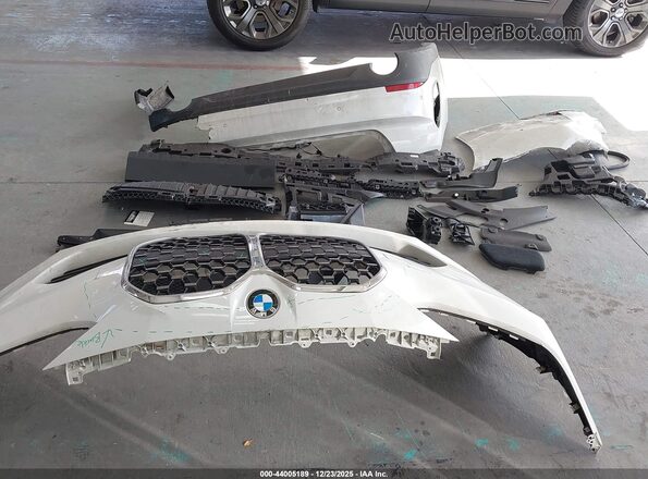 WBA63AV05NFM68694 2022 BMW 4 SERIES White Instrument cluster view