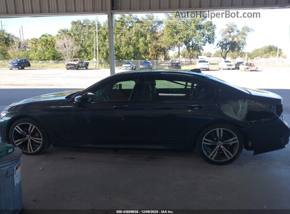 WBA7F0C3XHGM22215 2017 BMW 7 SERIES Gray 