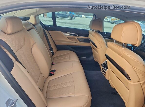WBA7T2C09MCF96355 2021 BMW 7 SERIES White Հետևի նստատեղերի տեսք