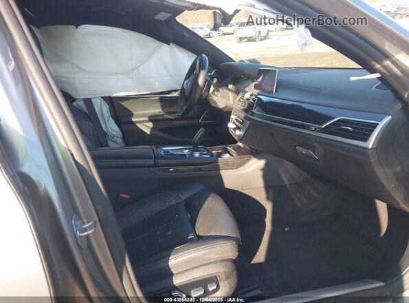 WBA7T4C08LCD35616 2020 BMW 7 SERIES Pewter Вид салона спереди