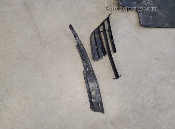 WBA7U2C11LCD06260 2020 BMW ALPINA Black Engine compartment view