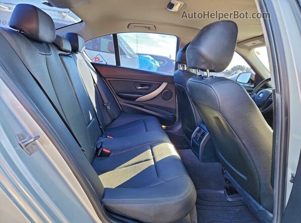 WBA8A9C52JAD28057 2018 BMW 3 SERIES Silver Вид задніх сидінь