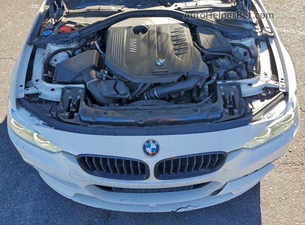 WBA8B7G3XHNU38252 2017 BMW 3 SERIES White Vista interior trasera