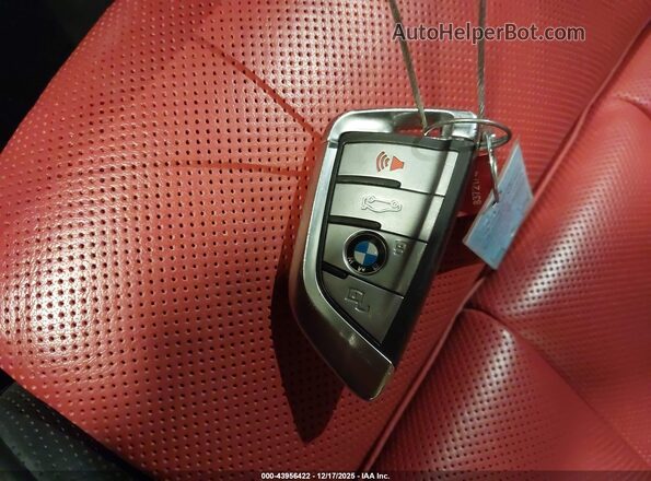 WBABC4C09NCH29316 2022 BMW M8 Blue Dashboard view