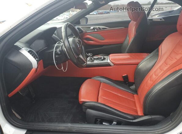 WBADZ2C08NCH95190 2022 BMW 8 SERIES White Vista interior delantera